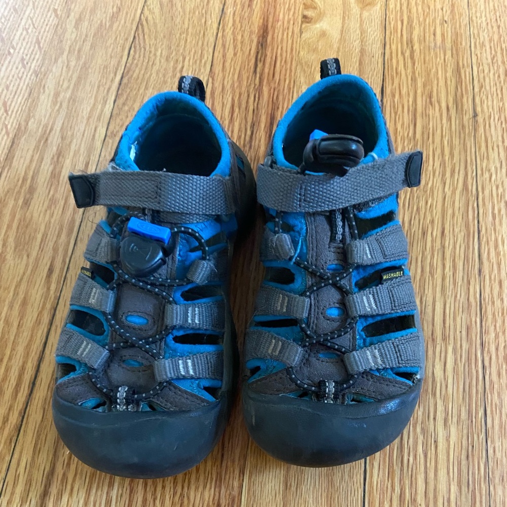 Little Boy Kids Keen size 12